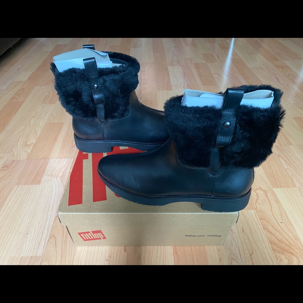 NWT&B Fitflop Mimie Ankle Boot size 8.5